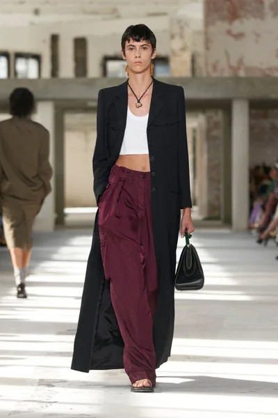 Look 24